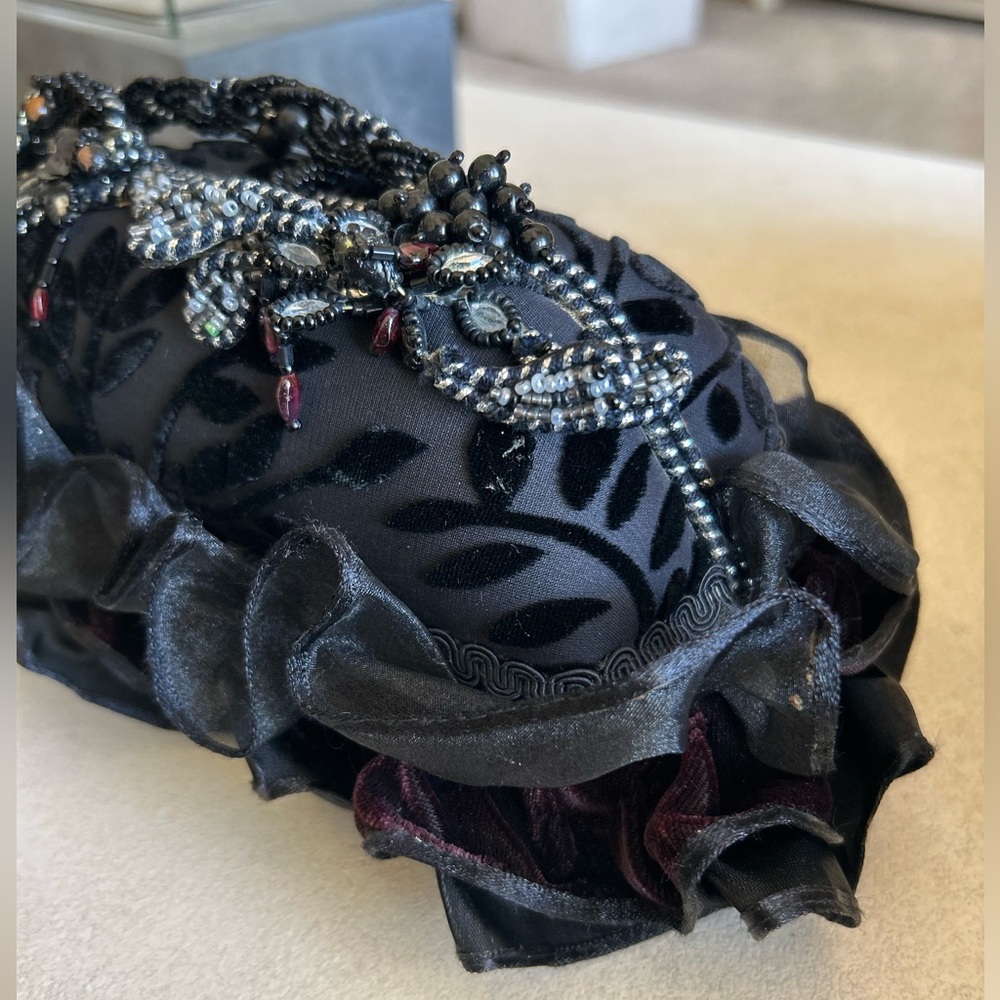 Mary Frances Vintage Black Velvet Leaf Beaded Evening Bag - Picture 16 of 16